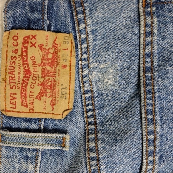 Levi's 501 Vintage Blue Light Wash Five Pocket Button Fly Straight Leg Jean - Picture 13 of 16